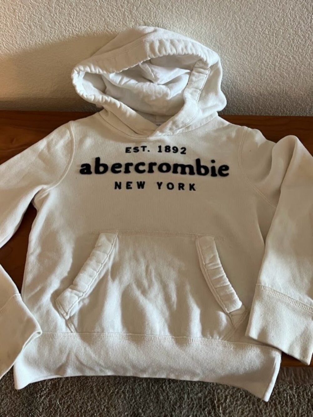 Abercrombie Kids Est 1892 Pullover Hoodie Boys Girls Size S 7/8 White